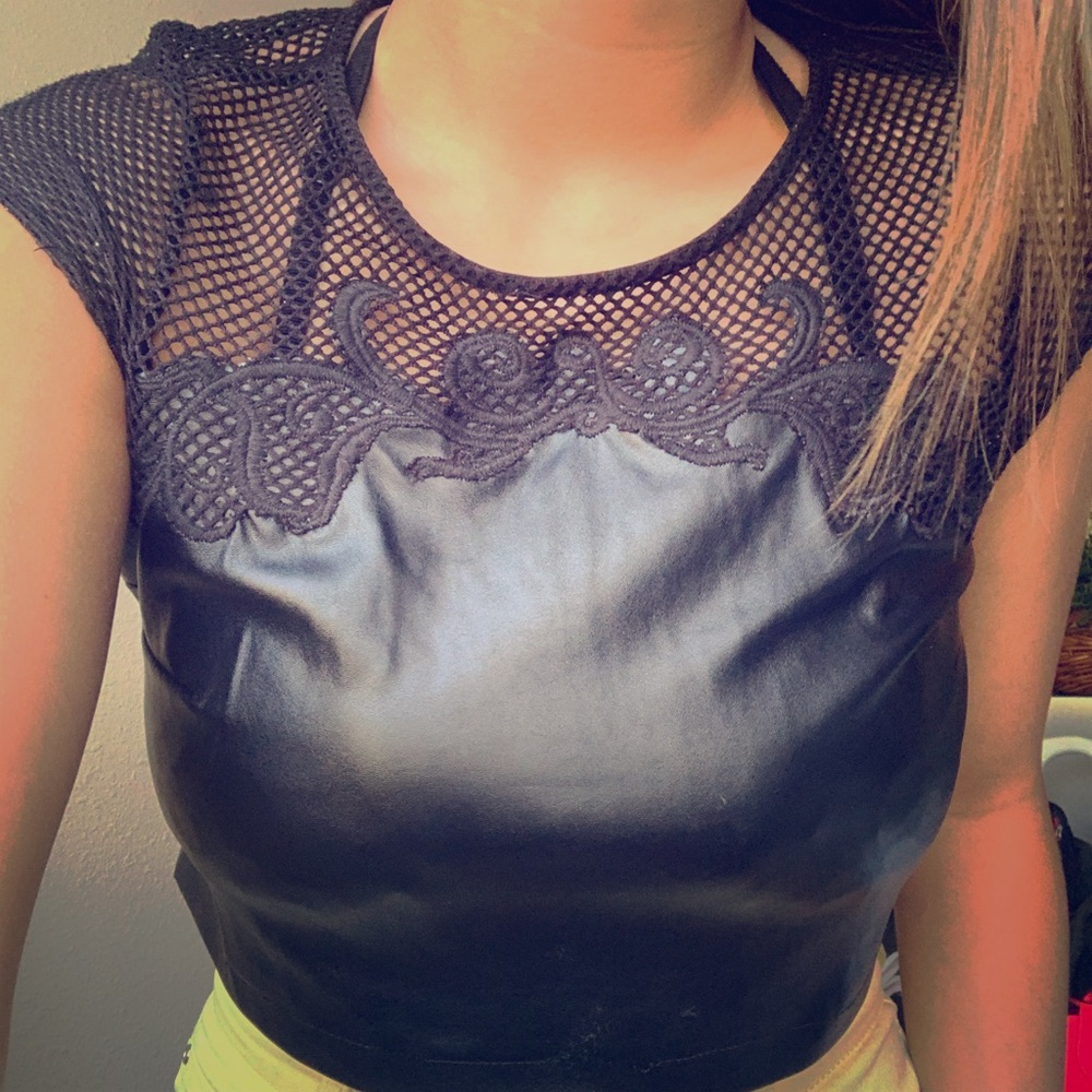 Leader Black Top